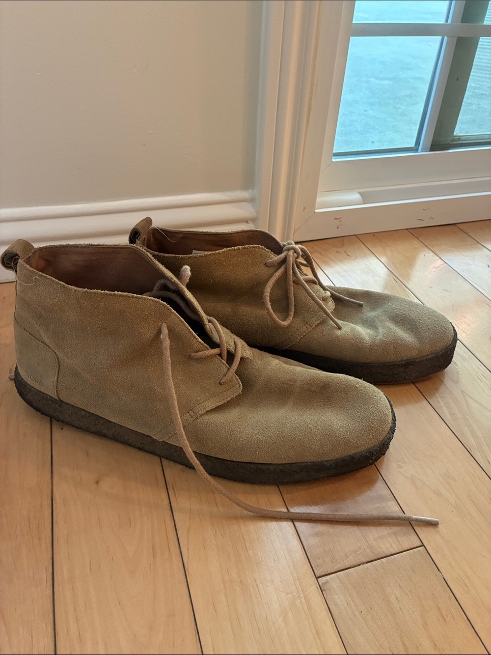 Toms Men's Suede Chukka Boots in Tan